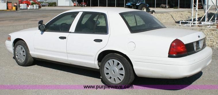 image for item 6404 2006 Ford Crown Victoria Police Interceptor