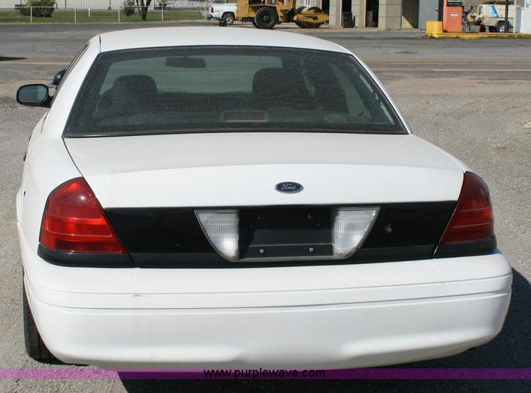 image for item 6404 2006 Ford Crown Victoria Police Interceptor