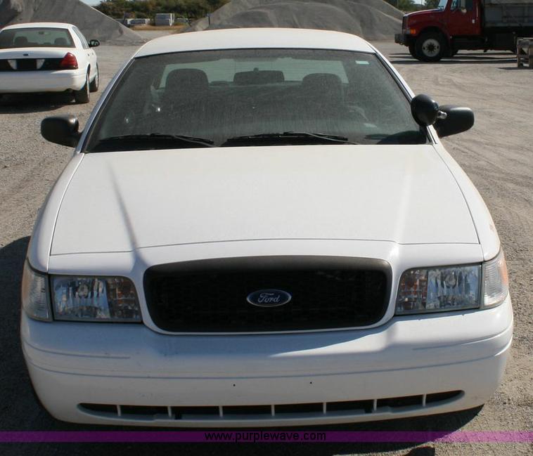 image for item 6404 2006 Ford Crown Victoria Police Interceptor