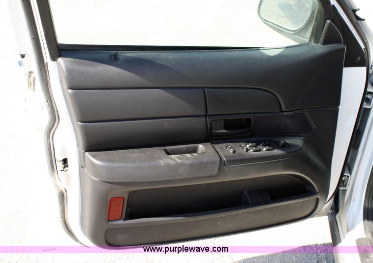 image for item 6404 2006 Ford Crown Victoria Police Interceptor