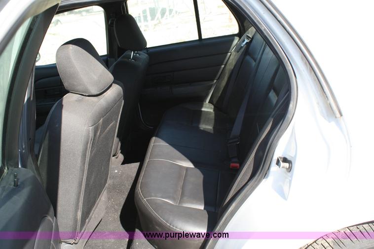 image for item 6404 2006 Ford Crown Victoria Police Interceptor