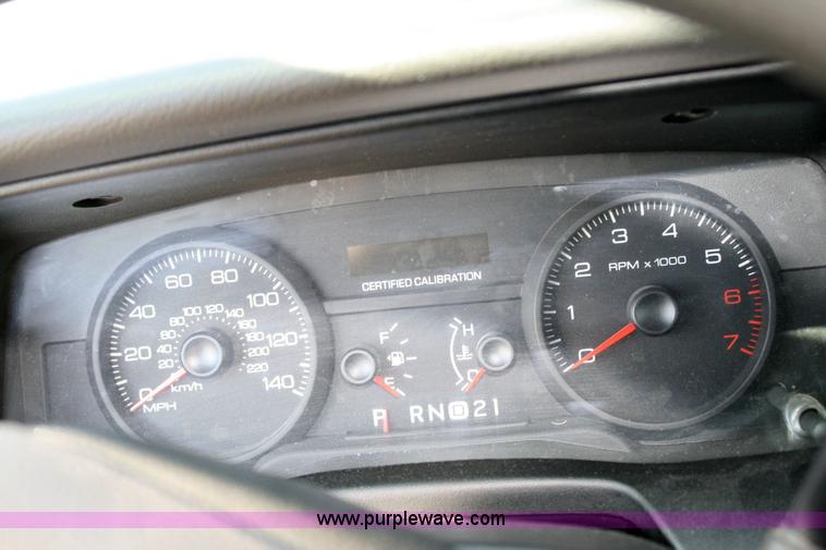 image for item 6404 2006 Ford Crown Victoria Police Interceptor