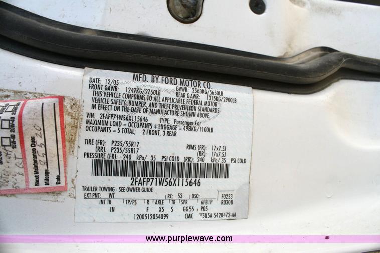 image for item 6404 2006 Ford Crown Victoria Police Interceptor