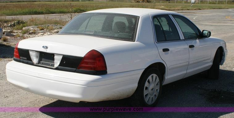 image for item 6405 2006 Ford Crown Victoria Police Interceptor