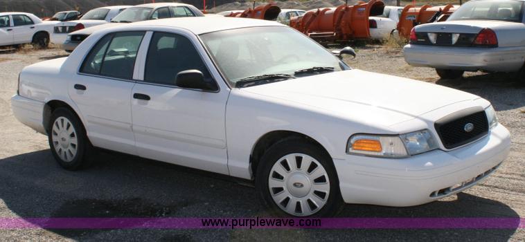 image for item 6405 2006 Ford Crown Victoria Police Interceptor