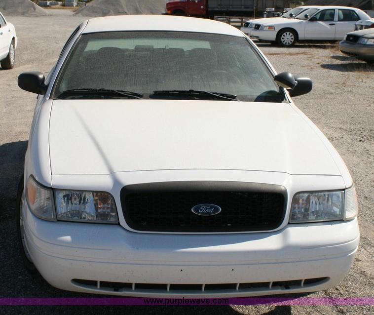 image for item 6405 2006 Ford Crown Victoria Police Interceptor