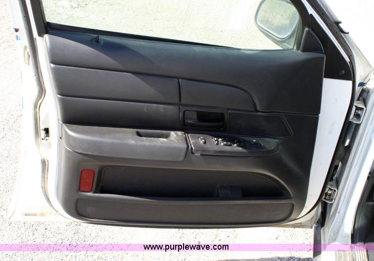 image for item 6405 2006 Ford Crown Victoria Police Interceptor