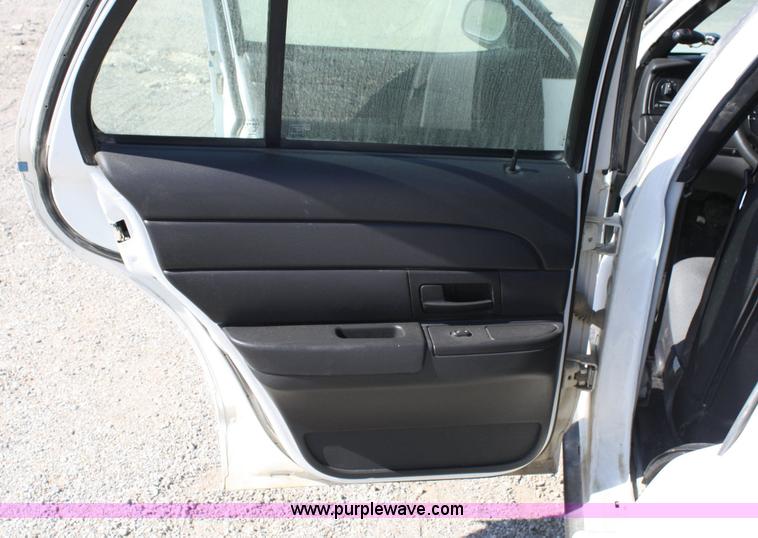 image for item 6405 2006 Ford Crown Victoria Police Interceptor