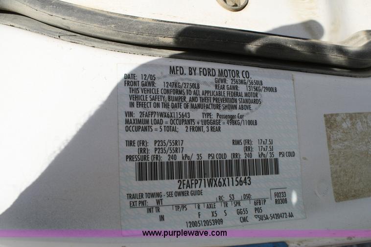 image for item 6405 2006 Ford Crown Victoria Police Interceptor