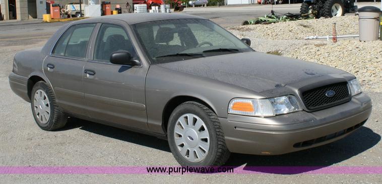 image for item 6406 2006 Ford Crown Victoria Police Interceptor
