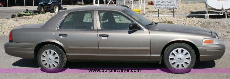 image for item 6406 2006 Ford Crown Victoria Police Interceptor