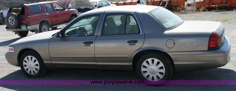 image for item 6406 2006 Ford Crown Victoria Police Interceptor