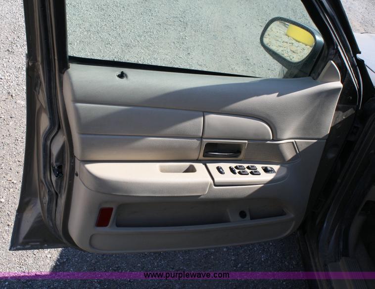 image for item 6406 2006 Ford Crown Victoria Police Interceptor