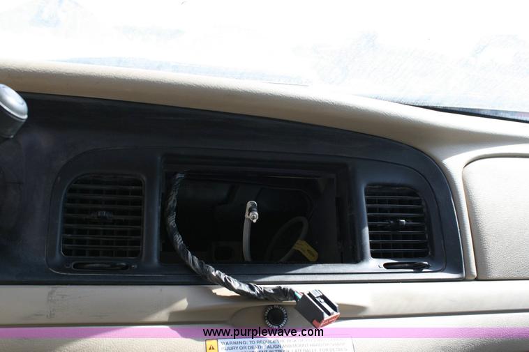 image for item 6406 2006 Ford Crown Victoria Police Interceptor