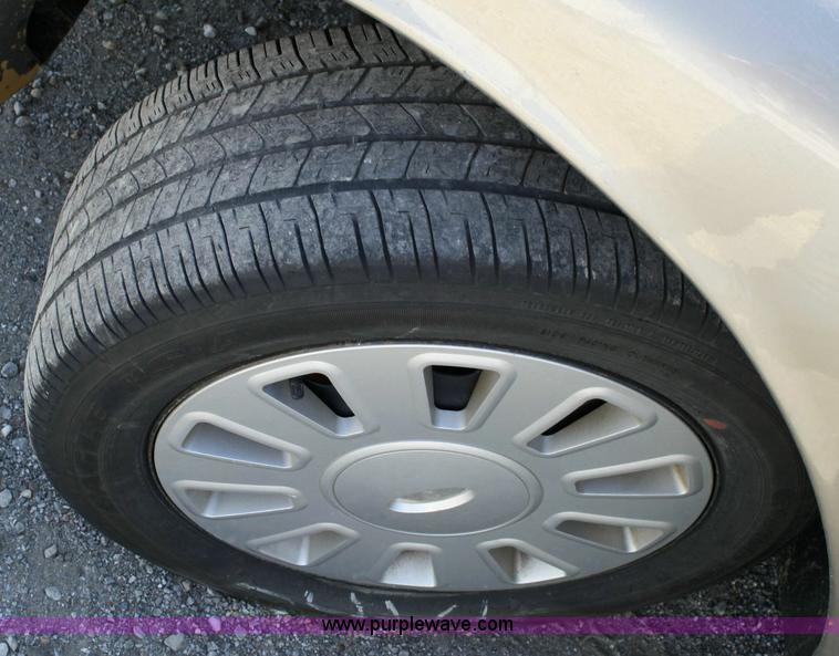 image for item 6406 2006 Ford Crown Victoria Police Interceptor