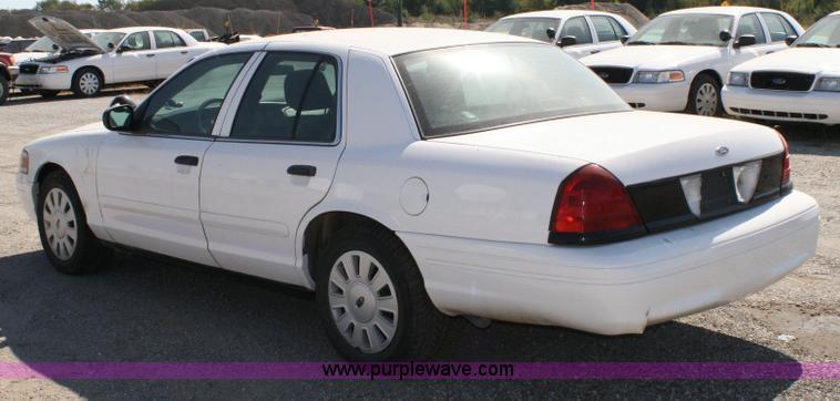 image for item 6408 2006 Ford Crown Victoria Police Interceptor