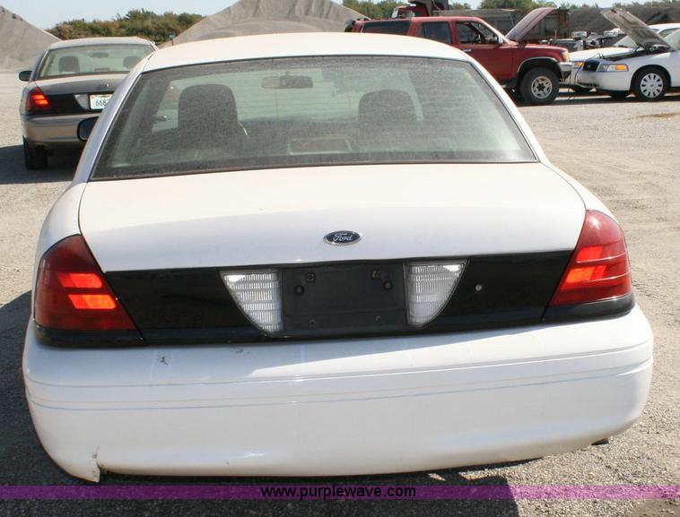image for item 6408 2006 Ford Crown Victoria Police Interceptor