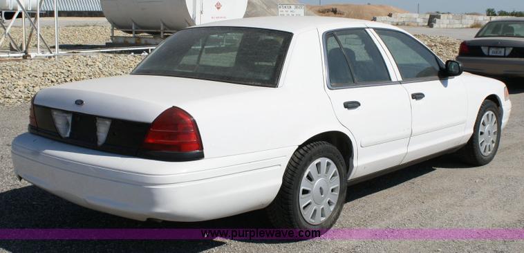 image for item 6408 2006 Ford Crown Victoria Police Interceptor