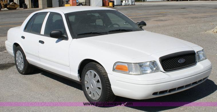 image for item 6408 2006 Ford Crown Victoria Police Interceptor