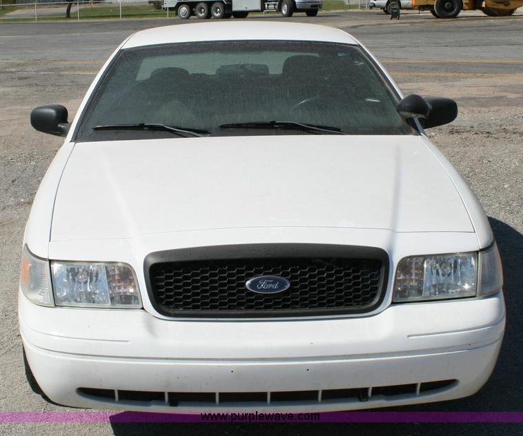 image for item 6408 2006 Ford Crown Victoria Police Interceptor