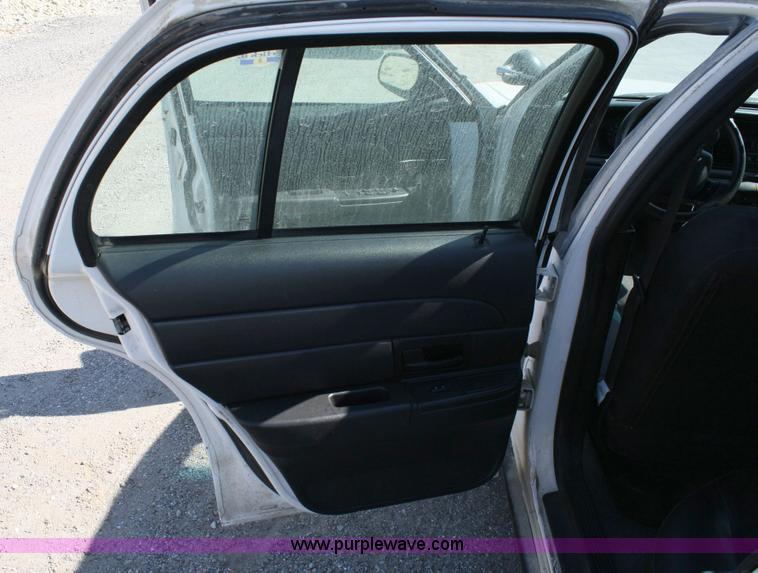 image for item 6408 2006 Ford Crown Victoria Police Interceptor