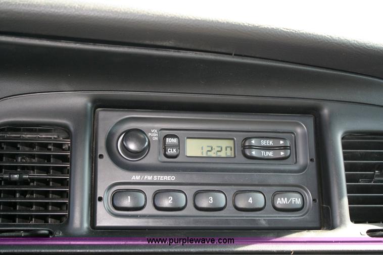 image for item 6408 2006 Ford Crown Victoria Police Interceptor