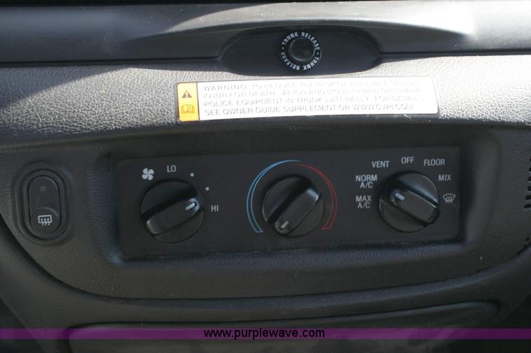 image for item 6408 2006 Ford Crown Victoria Police Interceptor