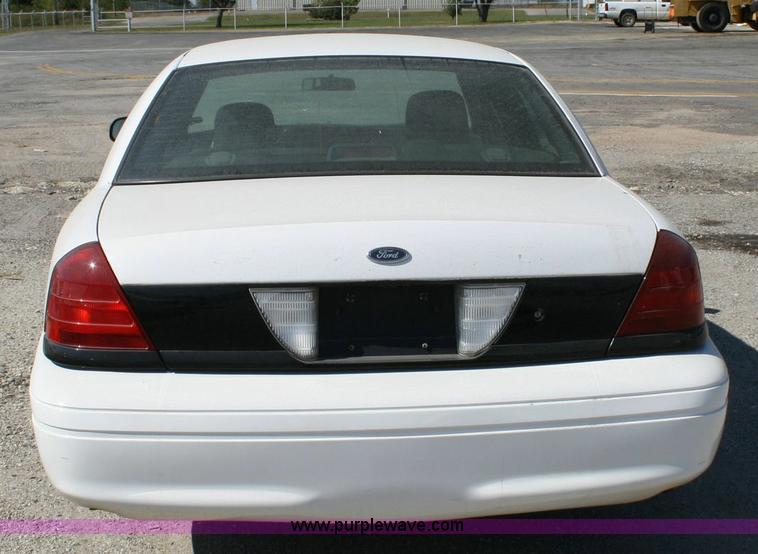 image for item 6409 2006 Ford Crown Victoria Police Interceptor