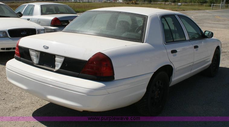 image for item 6409 2006 Ford Crown Victoria Police Interceptor