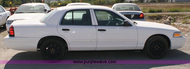 image for item 6409 2006 Ford Crown Victoria Police Interceptor