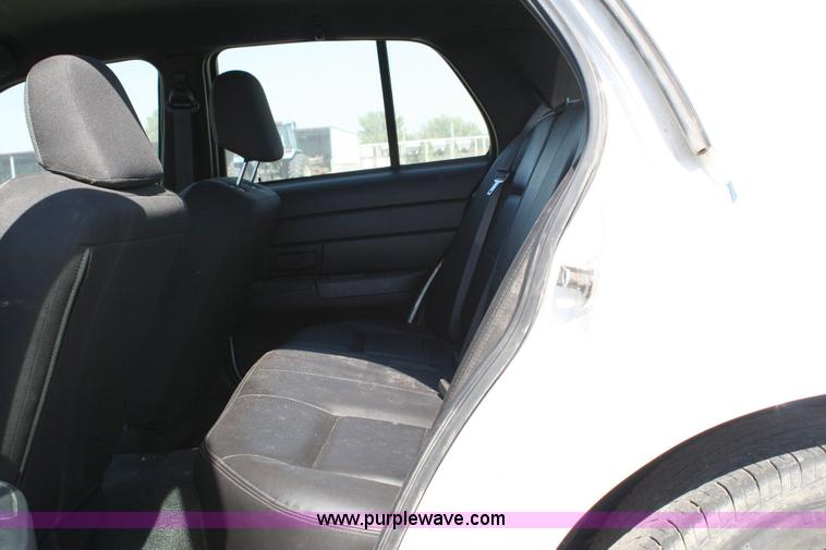 image for item 6409 2006 Ford Crown Victoria Police Interceptor