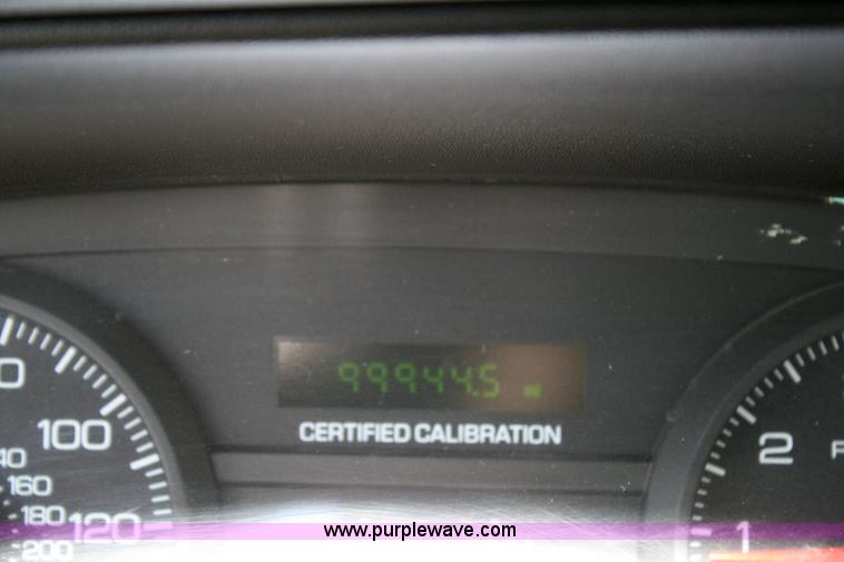 image for item 6409 2006 Ford Crown Victoria Police Interceptor