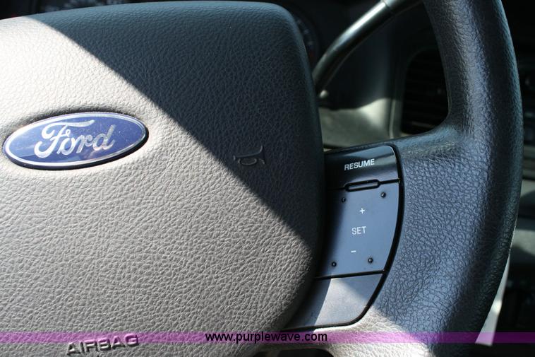 image for item 6409 2006 Ford Crown Victoria Police Interceptor