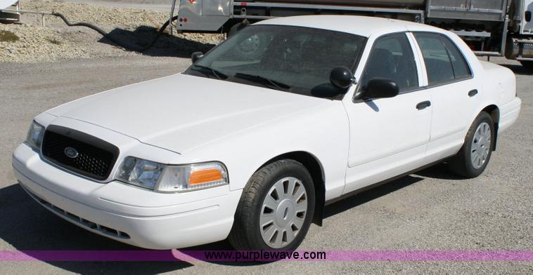 image for item 6410 2006 Ford Crown Victoria Police Interceptor