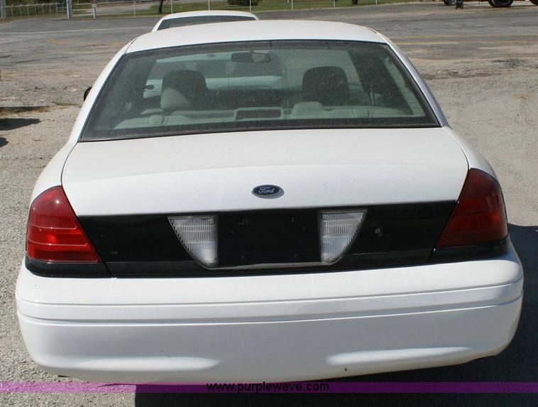 image for item 6410 2006 Ford Crown Victoria Police Interceptor