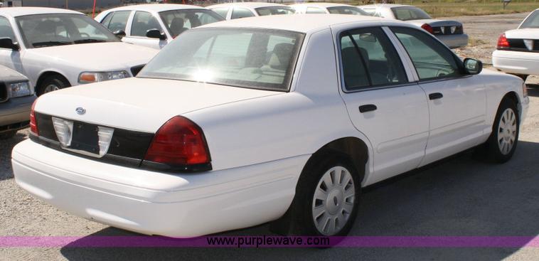 image for item 6410 2006 Ford Crown Victoria Police Interceptor