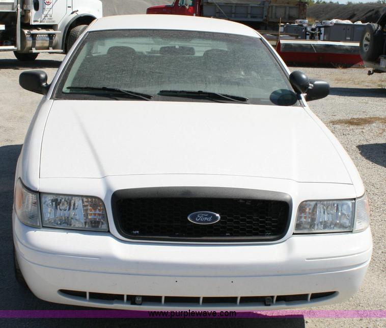image for item 6410 2006 Ford Crown Victoria Police Interceptor