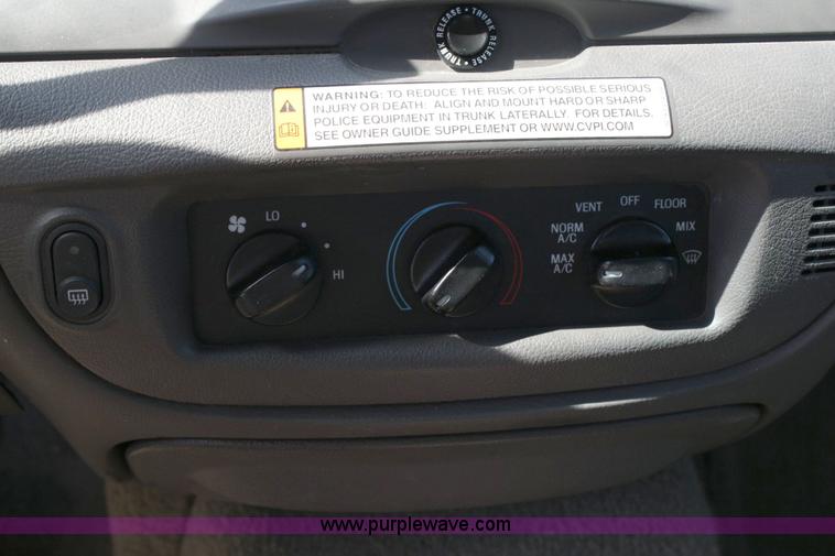 image for item 6410 2006 Ford Crown Victoria Police Interceptor