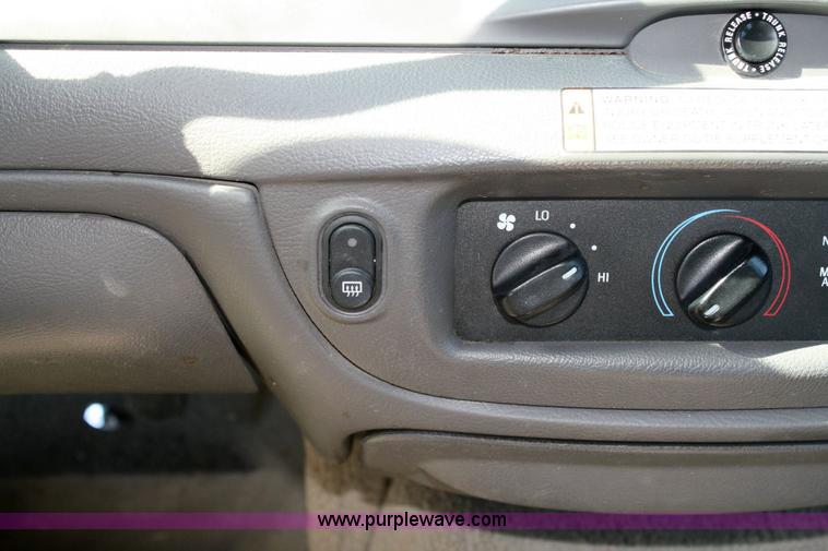 image for item 6410 2006 Ford Crown Victoria Police Interceptor