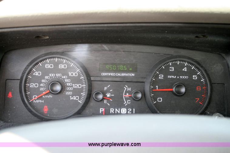 image for item 6410 2006 Ford Crown Victoria Police Interceptor