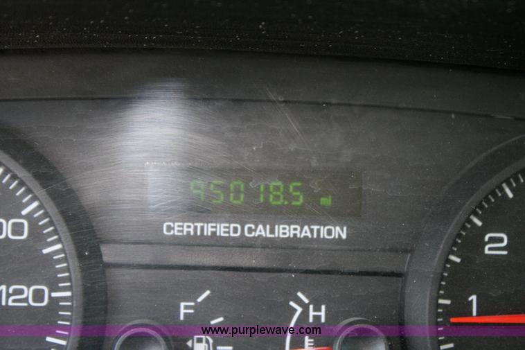 image for item 6410 2006 Ford Crown Victoria Police Interceptor