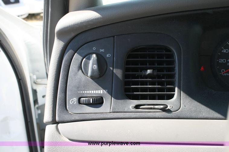 image for item 6410 2006 Ford Crown Victoria Police Interceptor