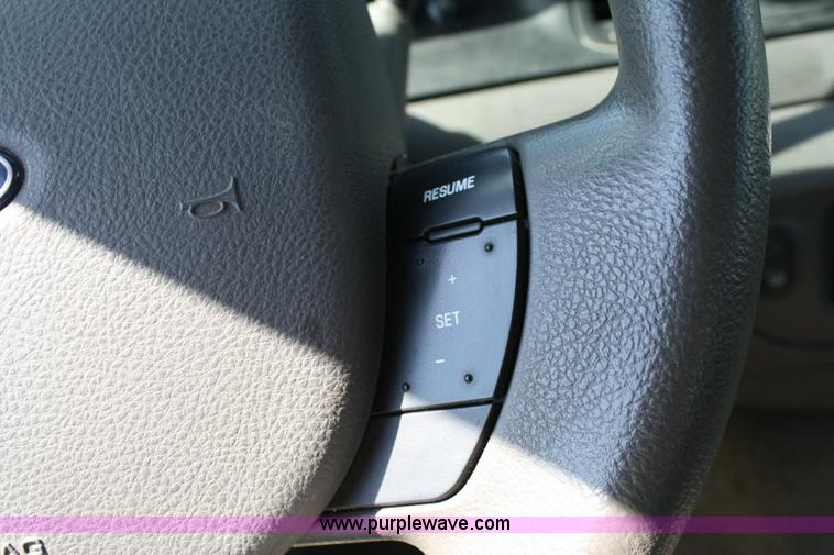 image for item 6410 2006 Ford Crown Victoria Police Interceptor