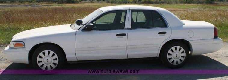 image for item 6411 2006 Ford Crown Victoria Police Interceptor