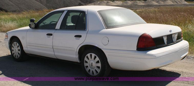image for item 6411 2006 Ford Crown Victoria Police Interceptor