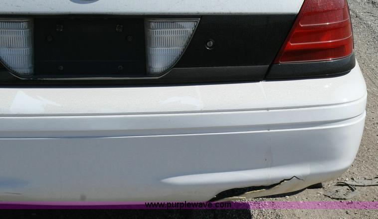 image for item 6411 2006 Ford Crown Victoria Police Interceptor