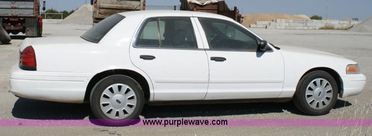image for item 6411 2006 Ford Crown Victoria Police Interceptor