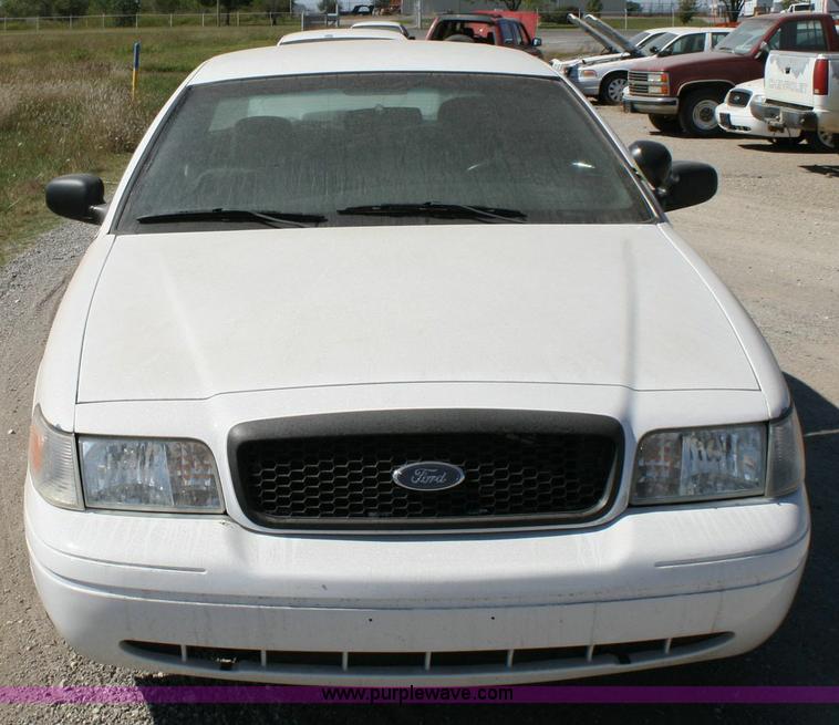 image for item 6411 2006 Ford Crown Victoria Police Interceptor