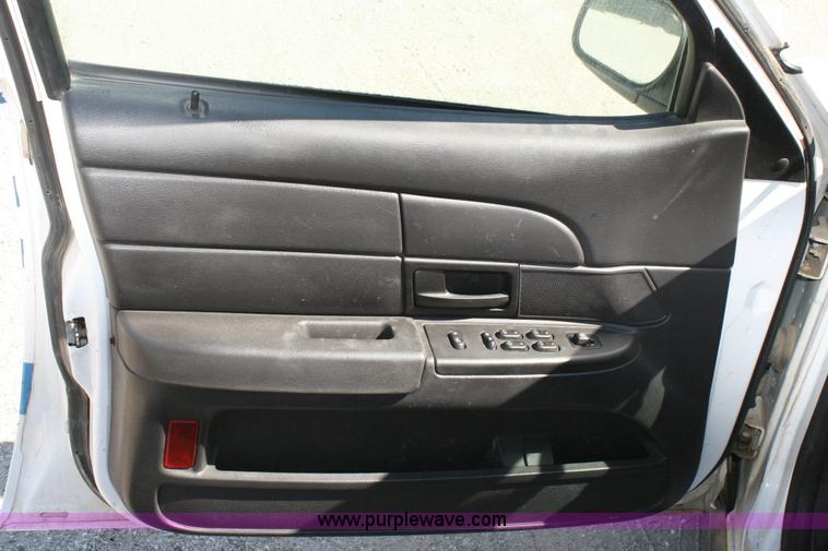image for item 6411 2006 Ford Crown Victoria Police Interceptor