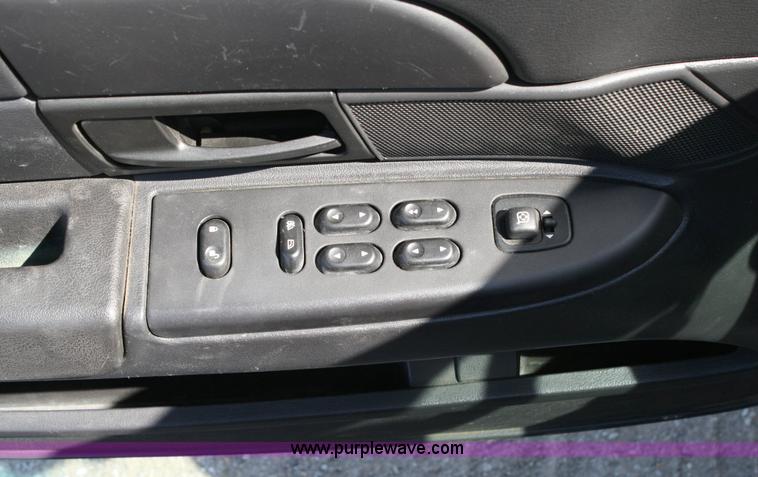 image for item 6411 2006 Ford Crown Victoria Police Interceptor